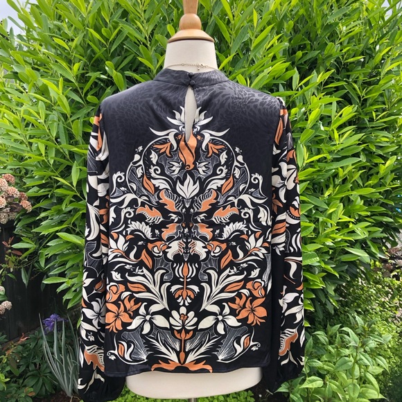 NWT Joie black patterned long sleeve blouse - Picture 5 of 7